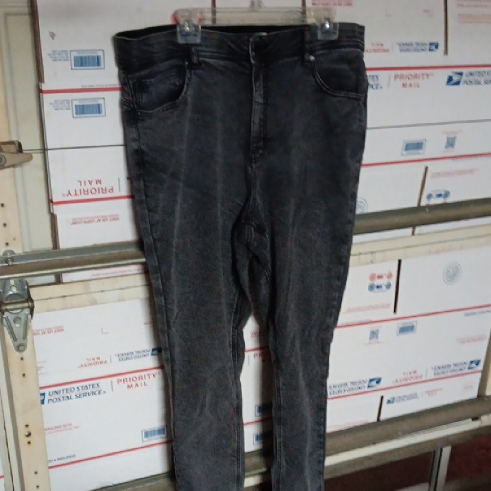 Est 1948 Size 16  Black Jeans (SKU 520)